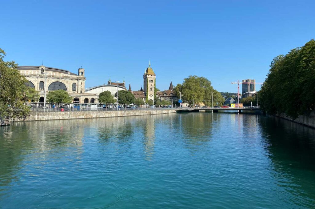 Hauptbahnhof Zürich und Landesmuseum