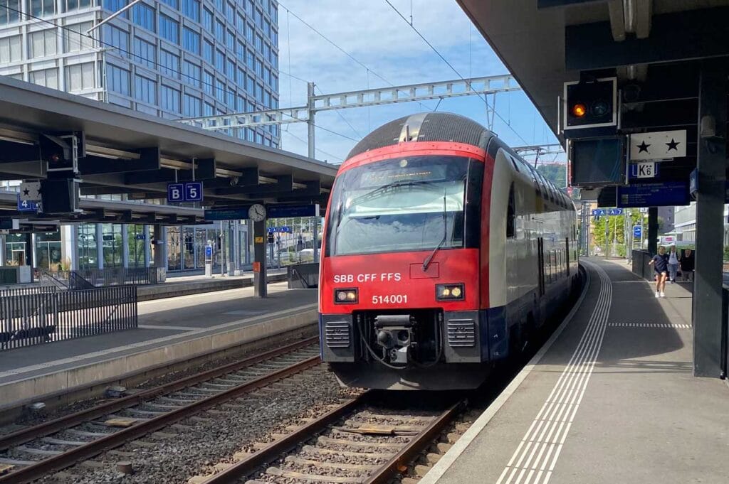 Neuer Zug als Symbol Relaunch einer neuen Website