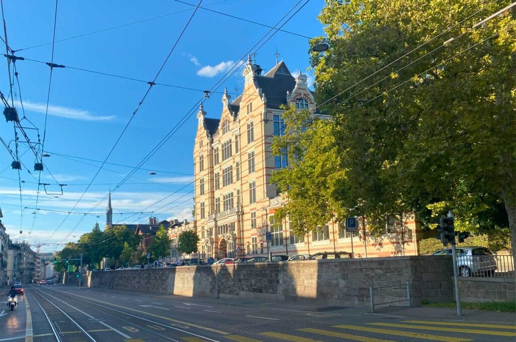 Schulhaus Hirschengraben Zürich